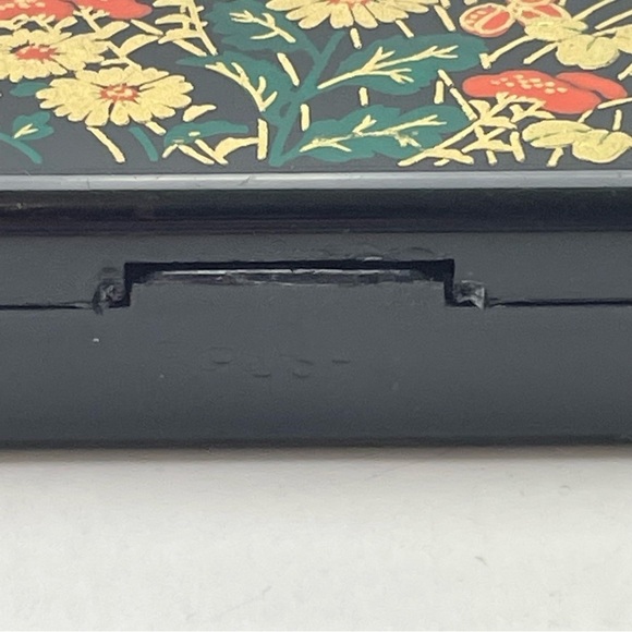 Vintage Tissue Box Mirror Travel Case - Picture 4 of 12